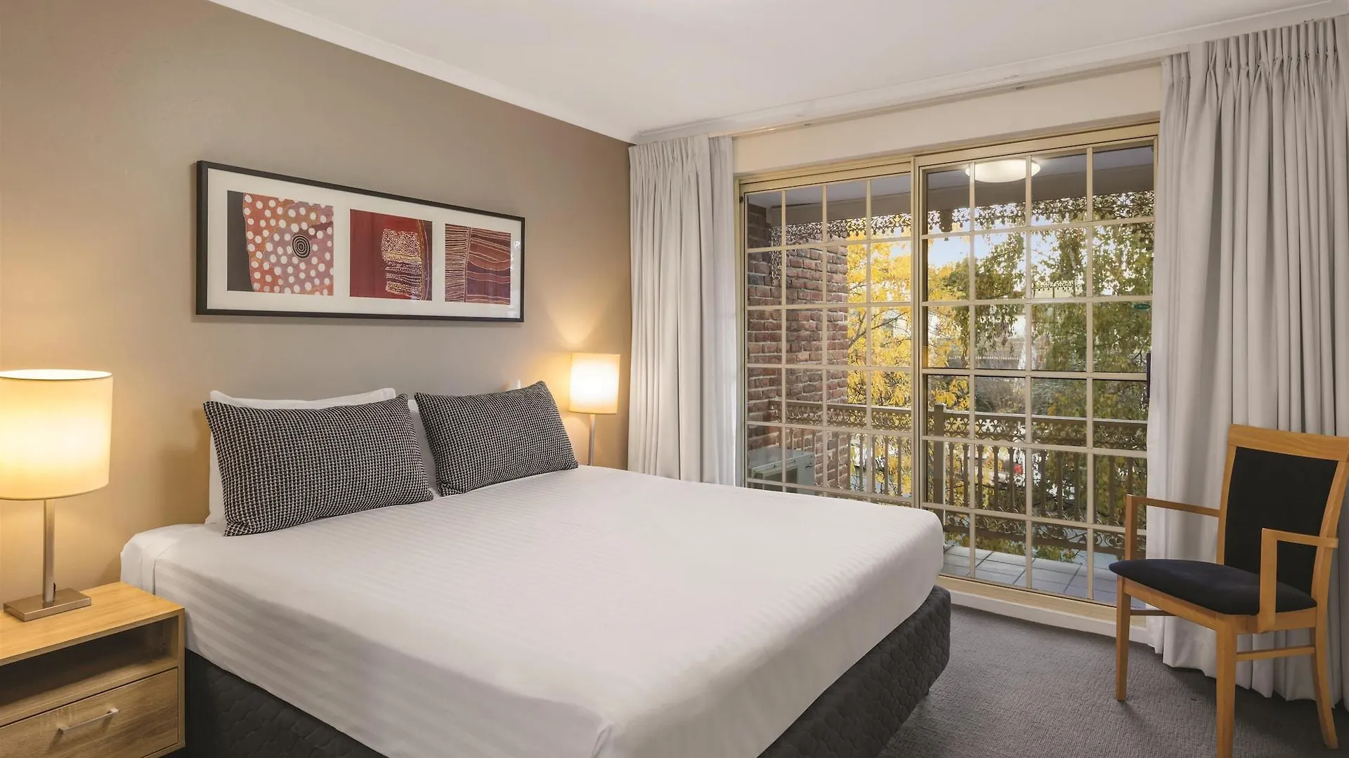 Adina Serviced Apartments Canberra Kingston Aparthotel