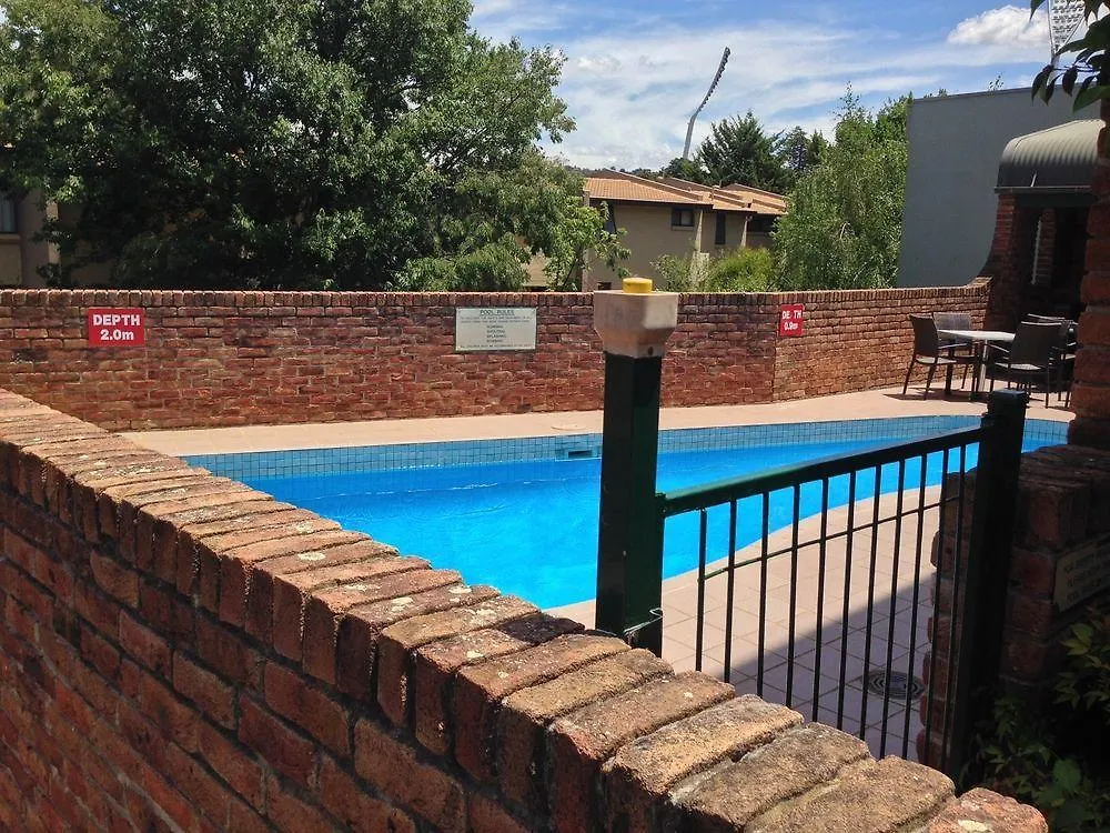 Adina Serviced Apartments Canberra Kingston 3*,